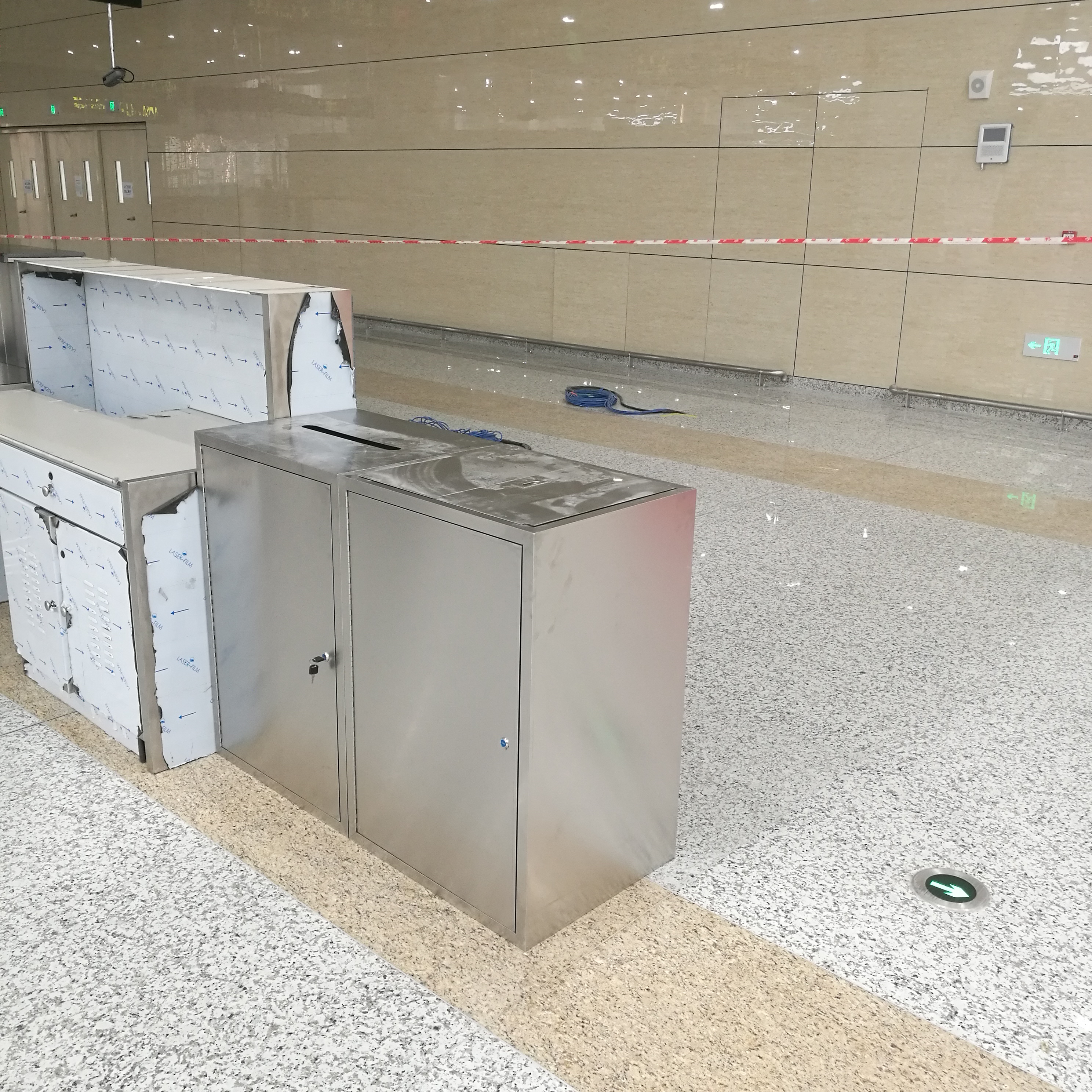 橫琴海關(guān)：不銹鋼工作臺