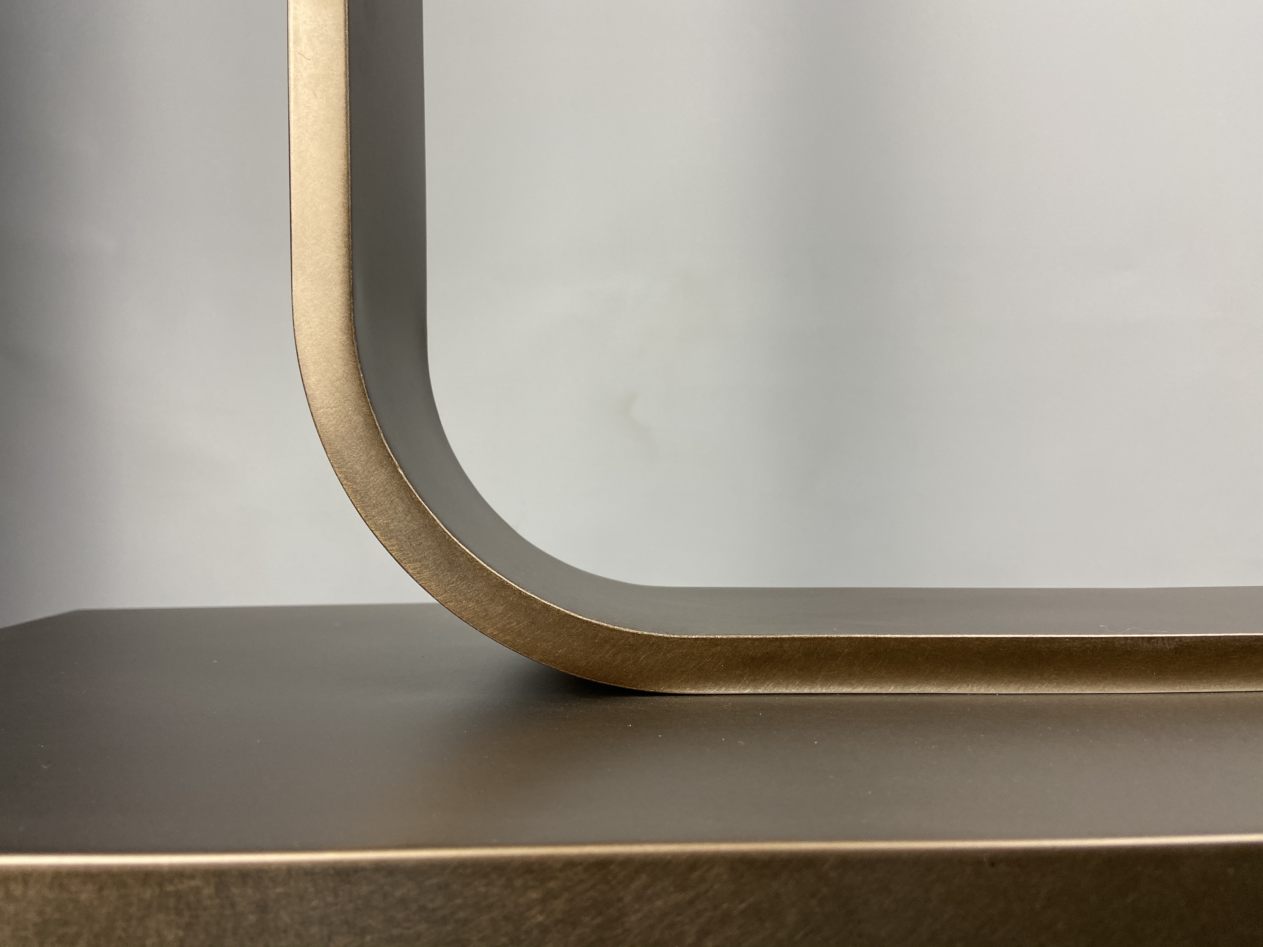 廈門(mén)恒禾別墅：金屬玄關(guān)桌