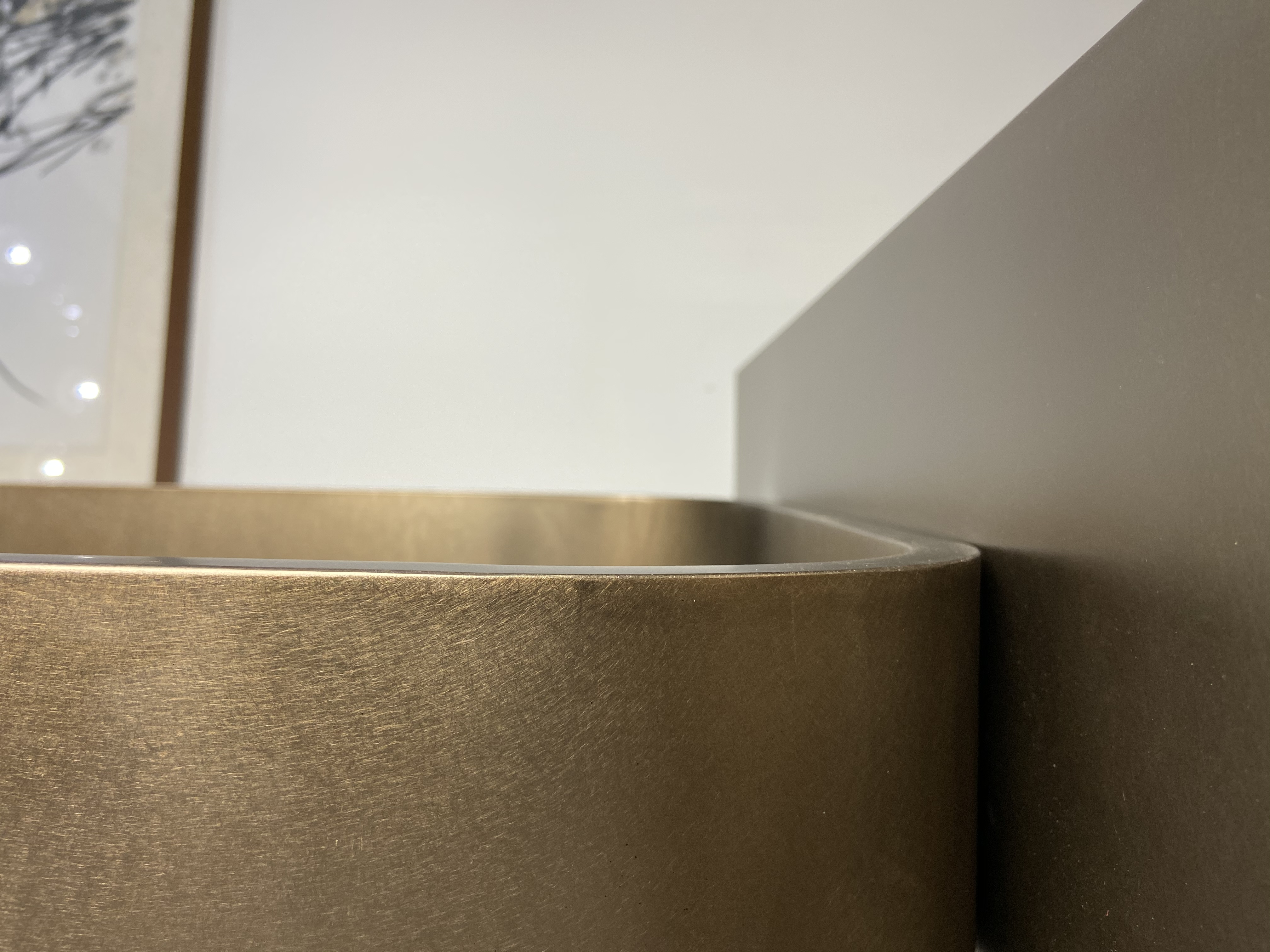 廈門(mén)恒禾別墅：金屬玄關(guān)桌