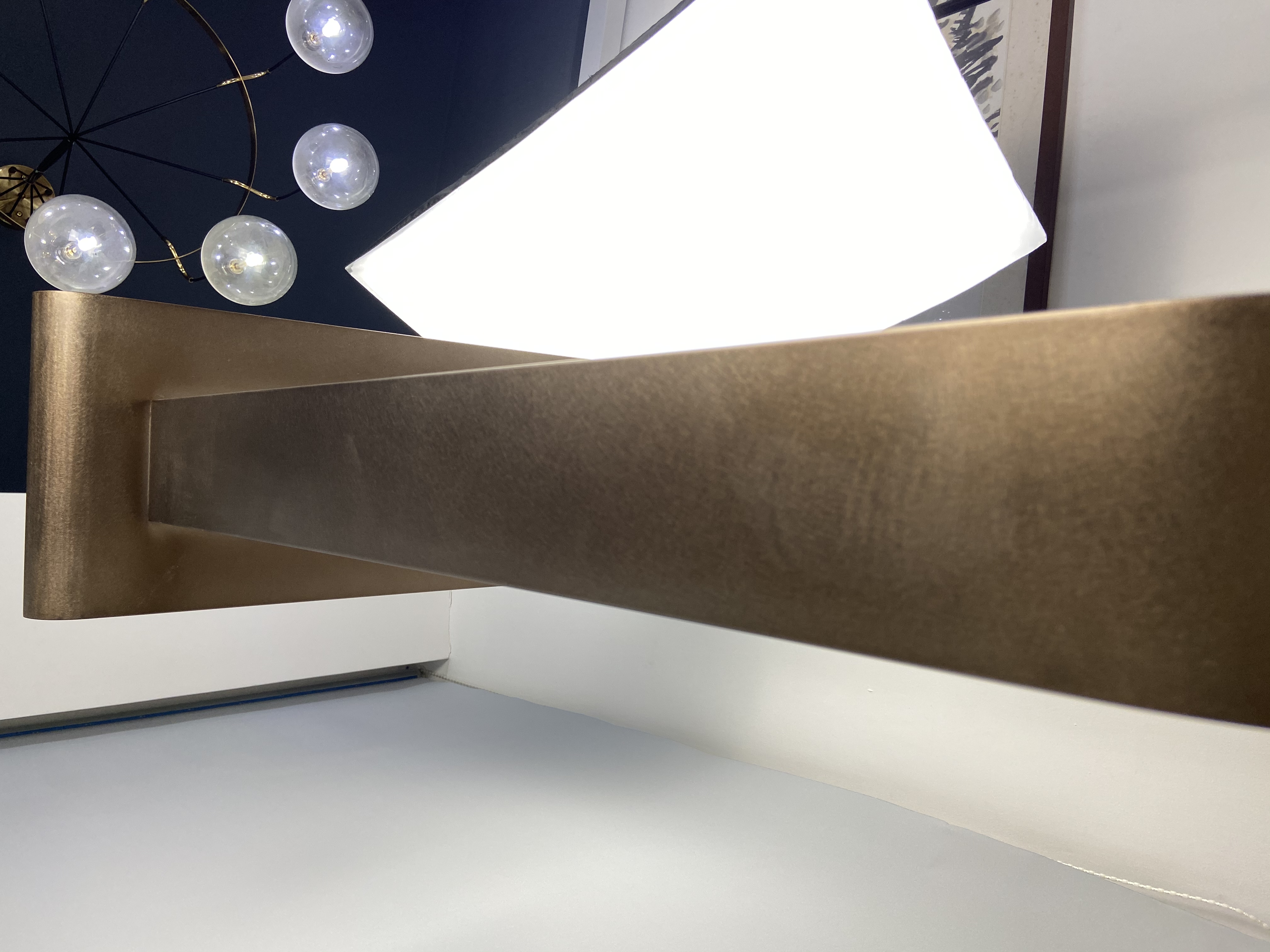 廈門(mén)恒禾別墅：金屬玄關(guān)桌