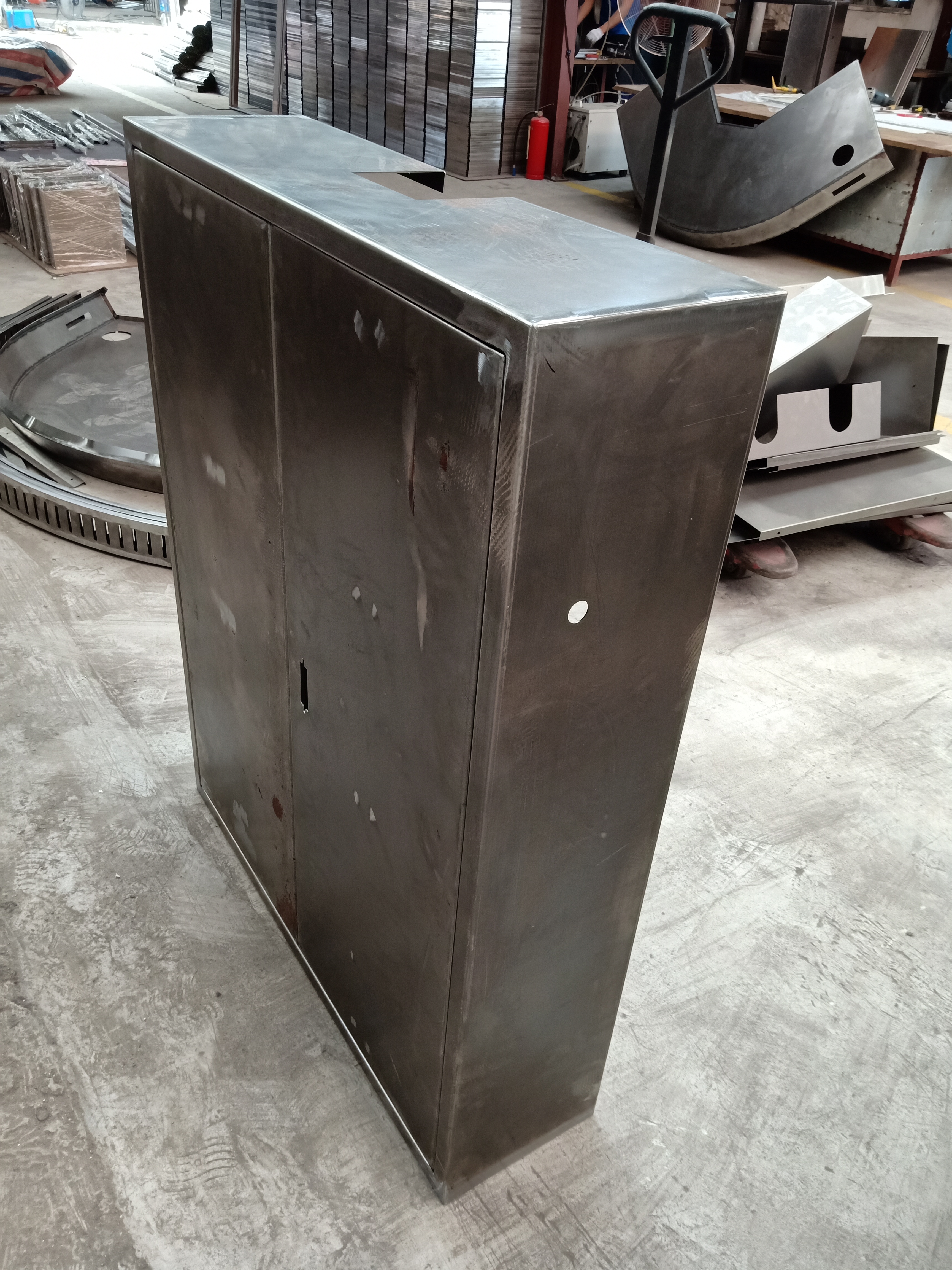 機殼設(shè)備件