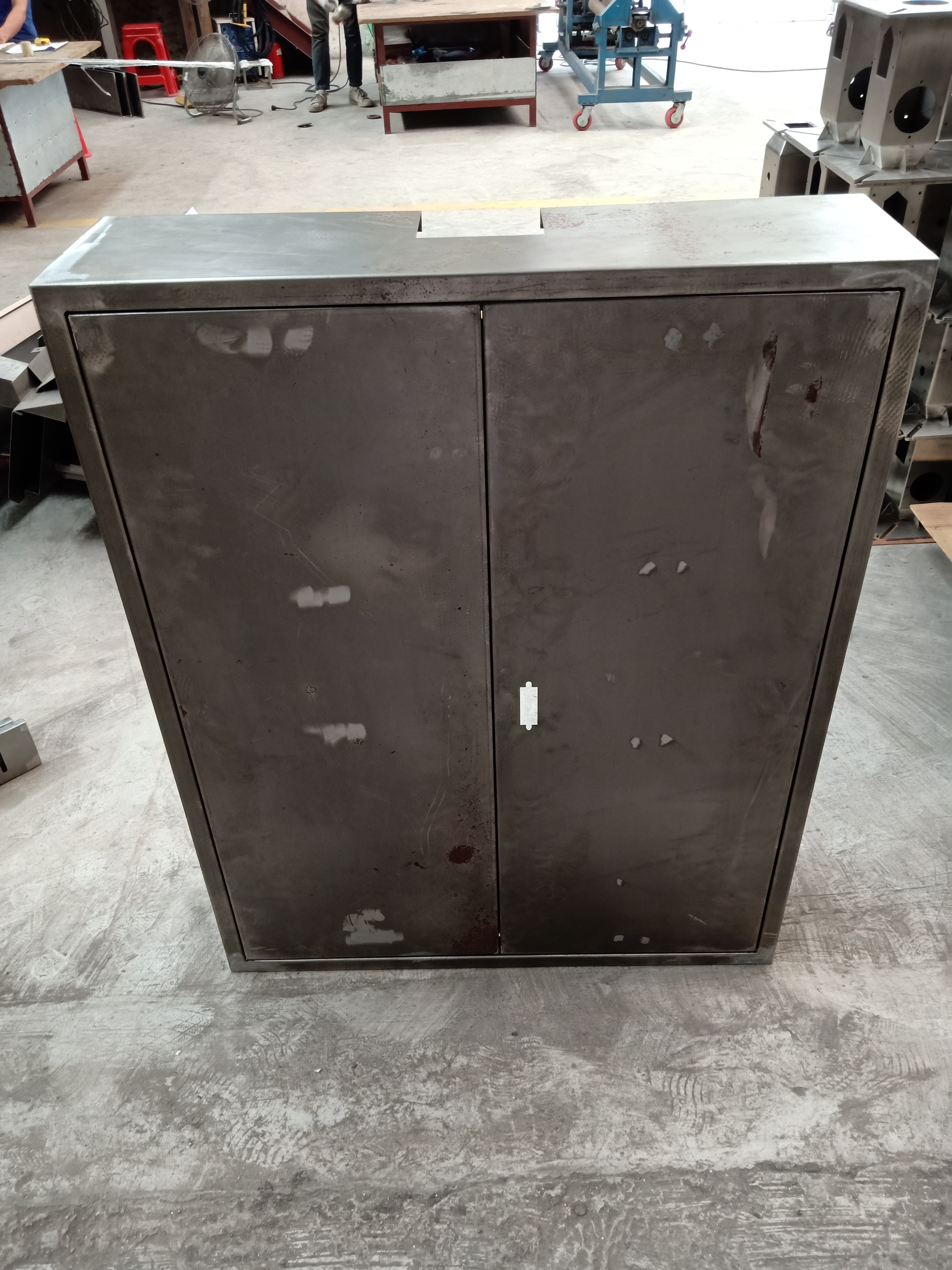 機殼設(shè)備件