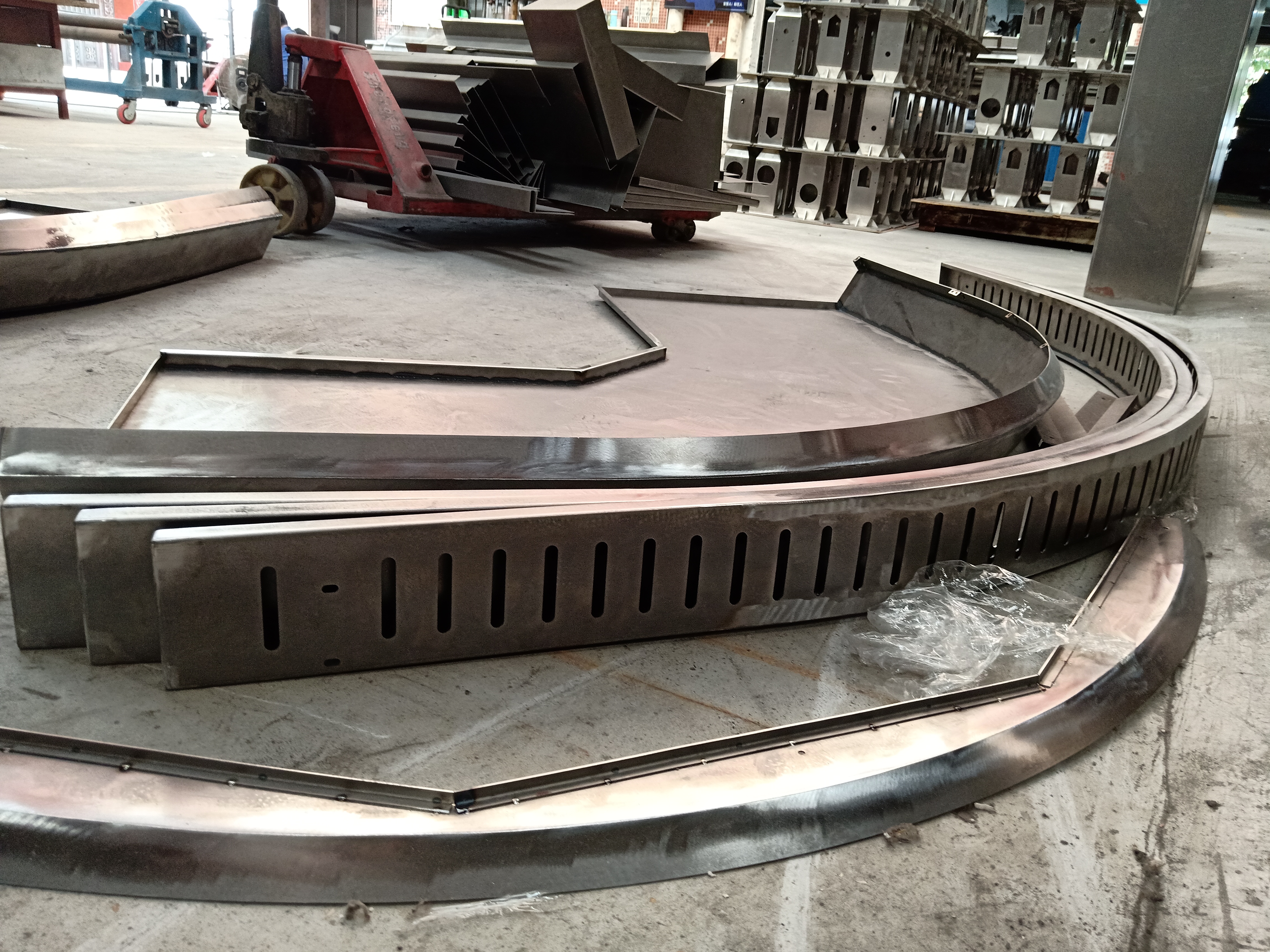 機殼設(shè)備件